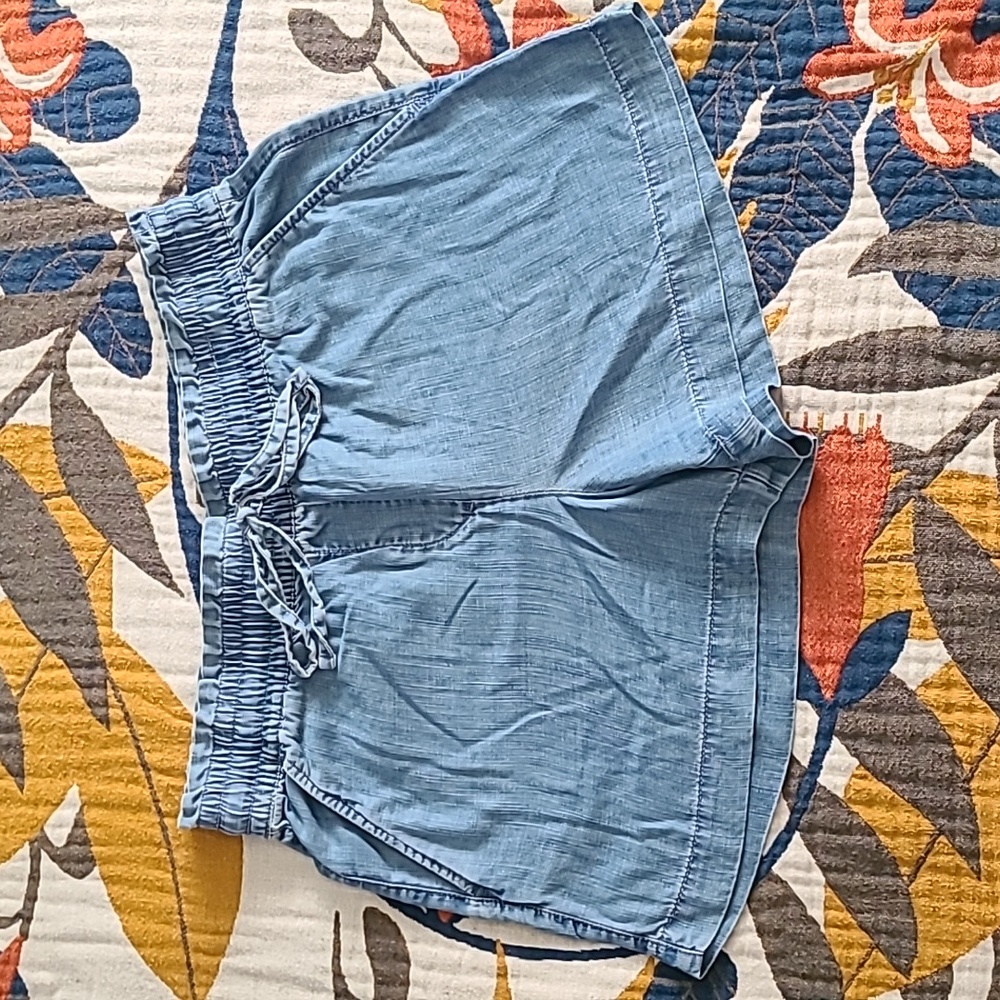 LOFT Cambery pull on shorts sz M